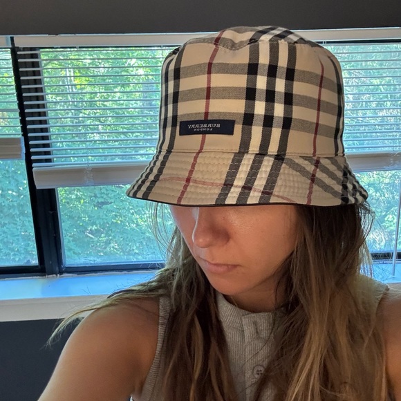 Burberry Reversible Check Bucket Hat - Picture 1 of 3